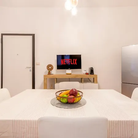 Center Piazza Pomposa