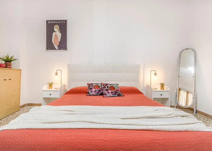 Center Piazza Pomposa