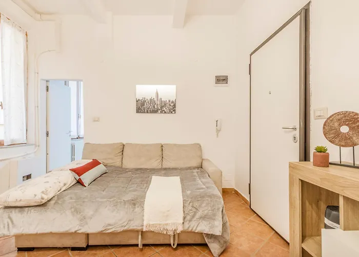 Center Piazza Pomposa * مودينا