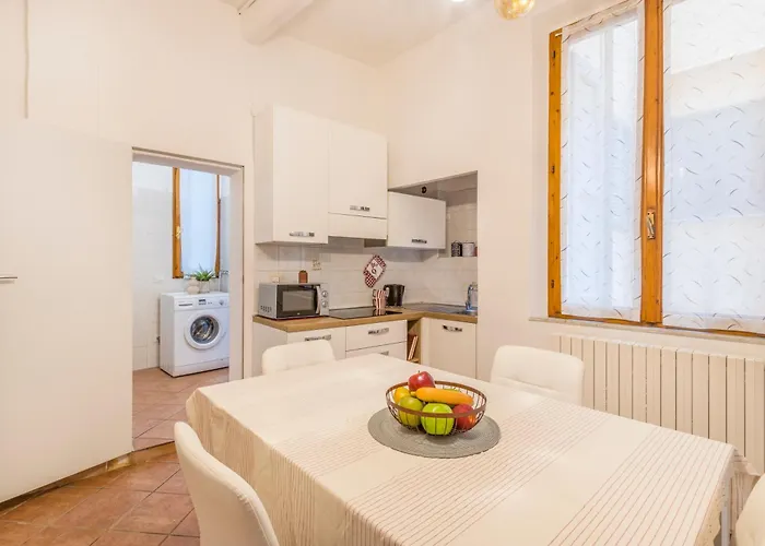 Center Piazza Pomposa Apartment *