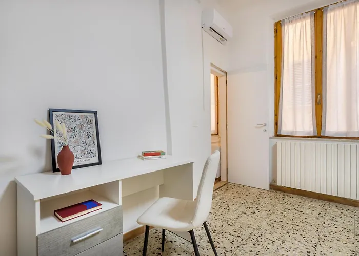 Center Piazza Pomposa